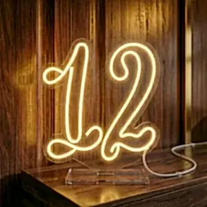 Sayı 12 şeklinde dekoratif gün ışığı renkli LED neon rakam tabela.
